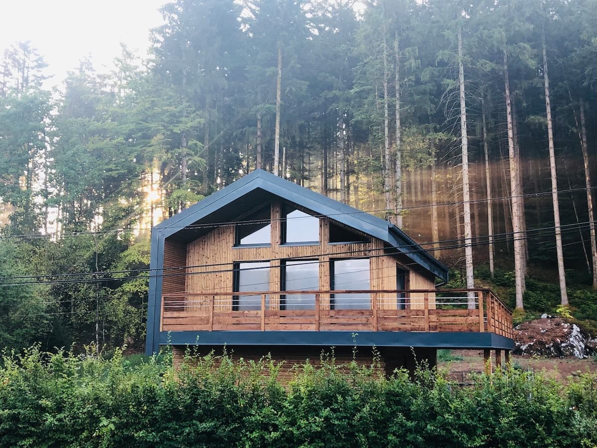 Chalet scandinave face au lac 2/8 pers.